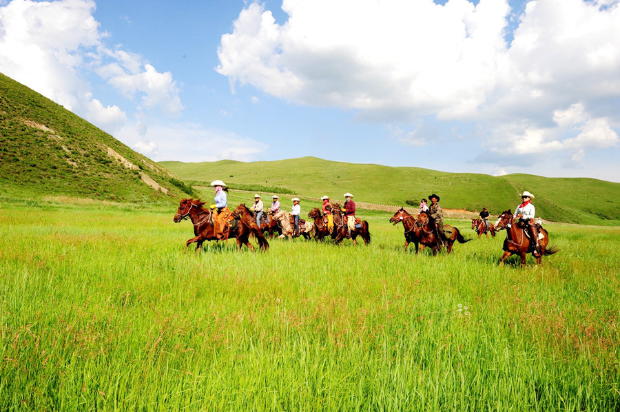 直飞呼伦贝尔+秋韵阿尔山6日游（2-6人精品团+秋韵天池+黑山头骑马/滑草5大玩法+打卡边防公路+夜游满洲里+广寒呼伦湖+纯玩无购物）,马蜂窝 ...