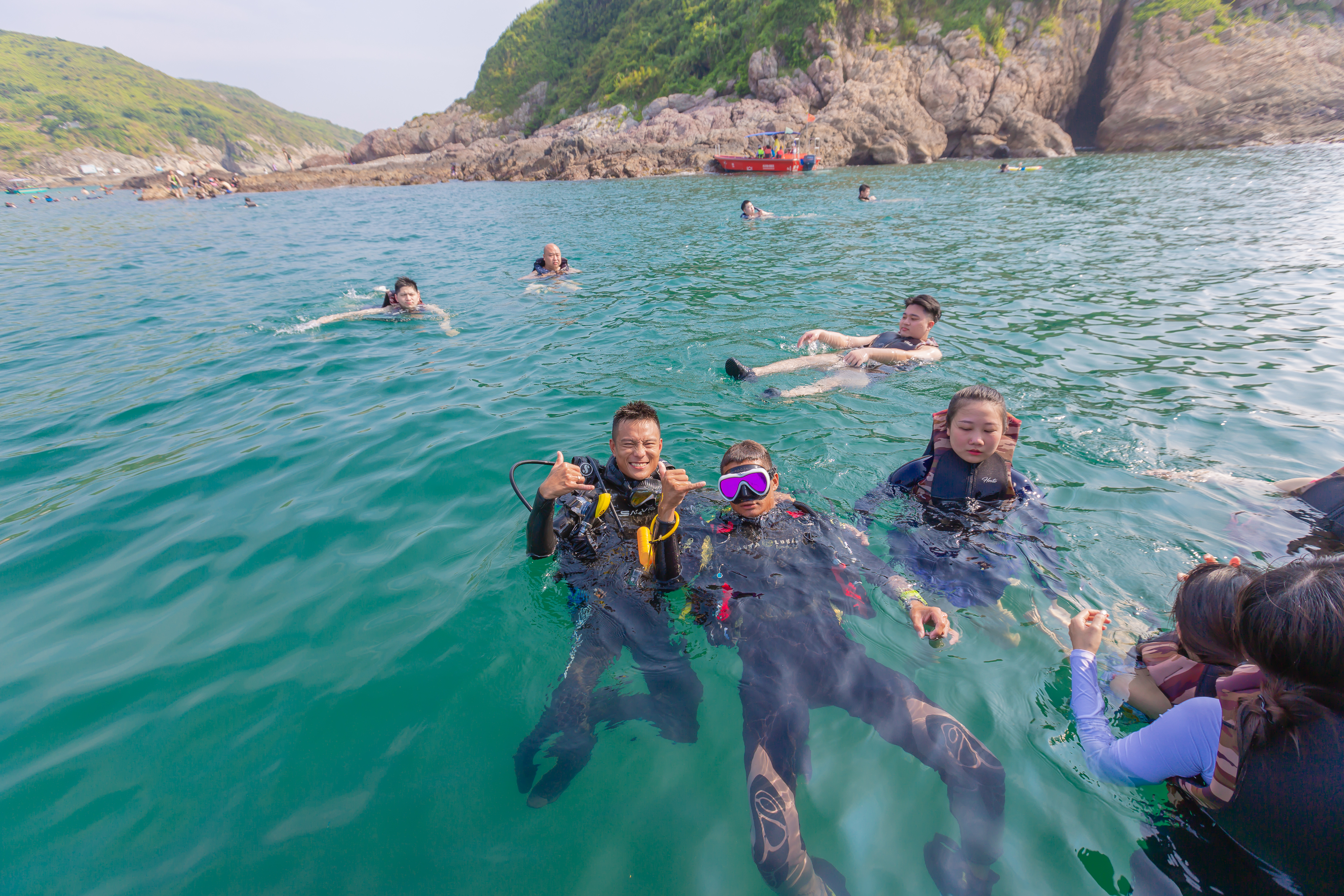 广东惠州潜水惠州双月湾小星山岛潜水体验浮潜深潜海钓夜钓鱿鱼一价