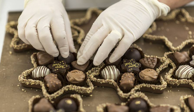 士雪山依云小镇卓别林世界日内瓦湖塞纳河游船法国蜗牛餐diy巧克力