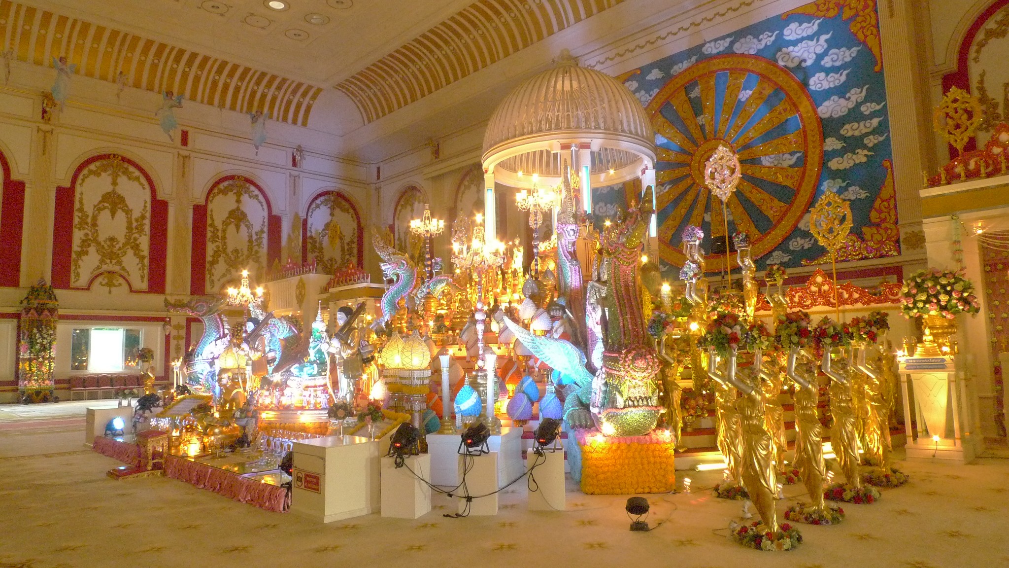 市场 梦幻暹罗剧场 升级3晚国际五星 富贵黄金屋 泰式按摩 海鲜大餐)