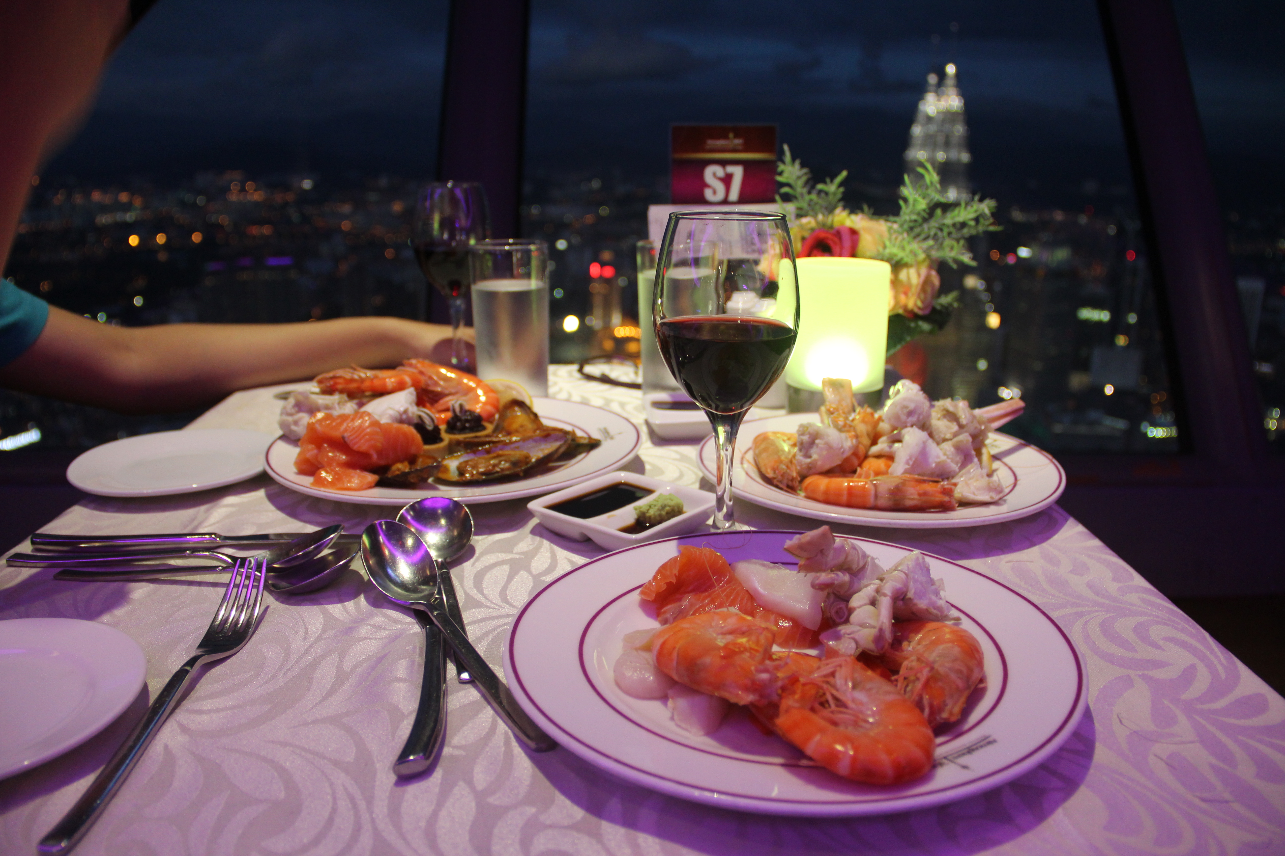吉隆坡塔360°旋转餐厅餐券 订位服务 (可指定靠窗座 室内观景台)