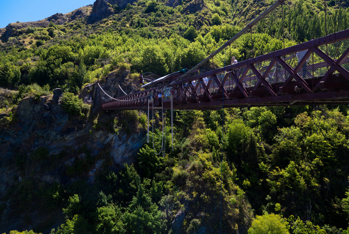 皇后镇卡瓦劳大桥蹦极43米 蹦极发源地(赠弹跳t恤 证书 免费接送)