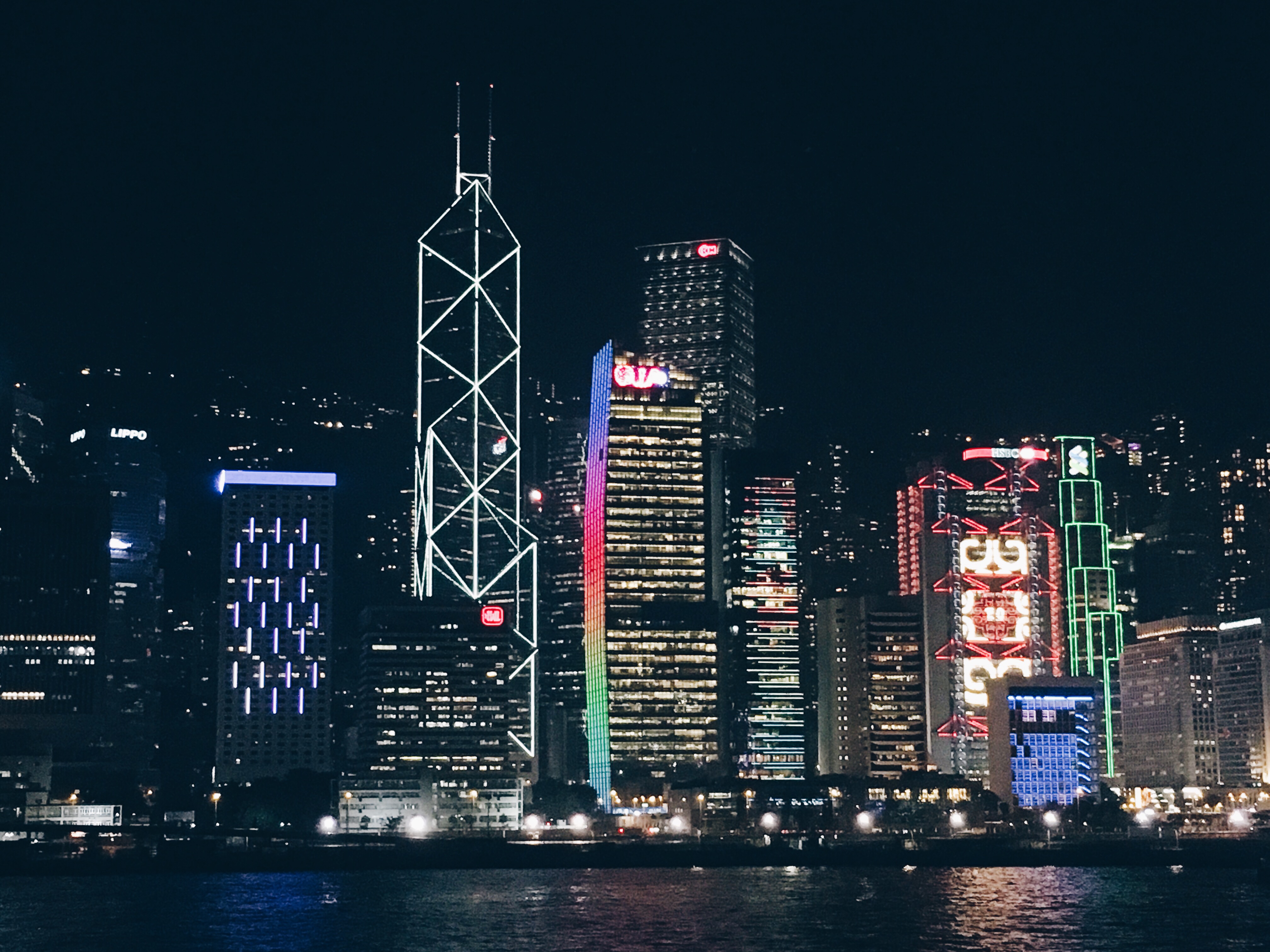 【闺蜜/家庭首选】香港洋紫荆游轮夜游维港(含超丰富自助晚餐)