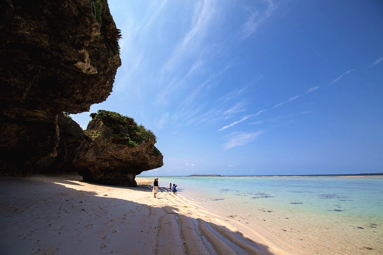 经典必玩日本冲绳本部町空中降落伞水上摩托体验专业指导