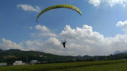巾仙溪峡谷乐园位于浙江省瑞安市西部山区系浙南第一峰巾子山脚(温州