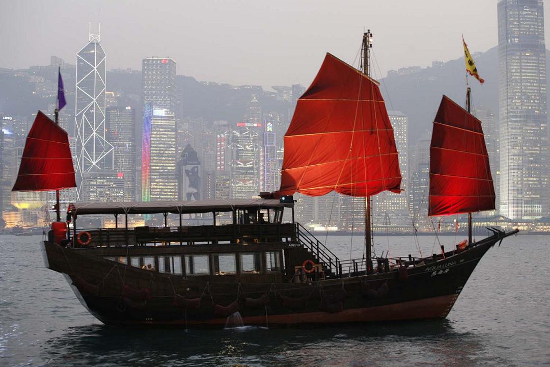 《大海盗》,1988年香港亚视的热播连续剧《张保仔》,90年代的《怒海