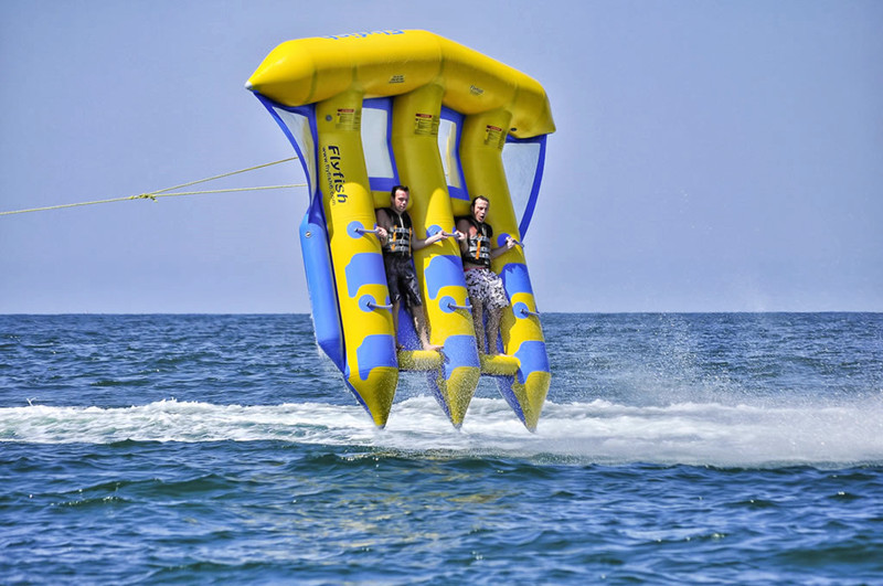 追求速度感的海上运动中飞鱼是很受欢迎的项目,一个像鱼一样的充气浮