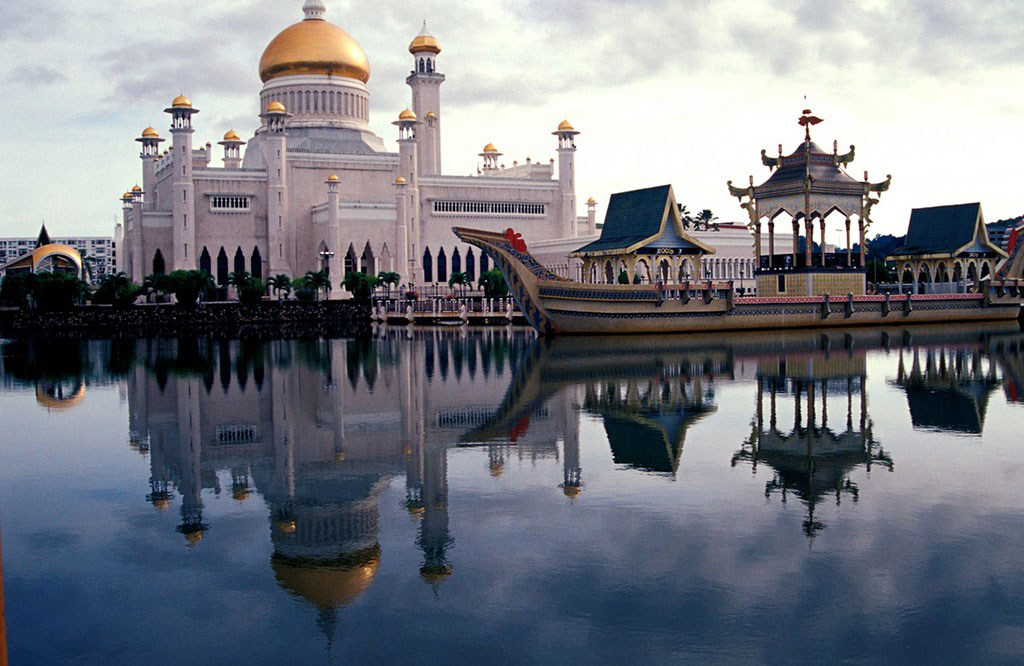 香港直飞文莱 巴厘岛6天5晚半自助游(4晚特色五星酒店 大象公园零距离